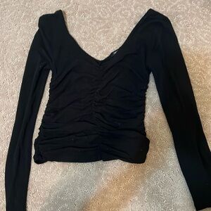 Fitted black scrunch v neck long sleeveve
